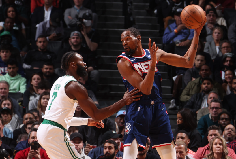 东契奇30+三双次数超约基奇&威少历史第二，身前仅剩大O（东契奇30+三双数超越约基奇与威少升至历史第2，仅次大O）