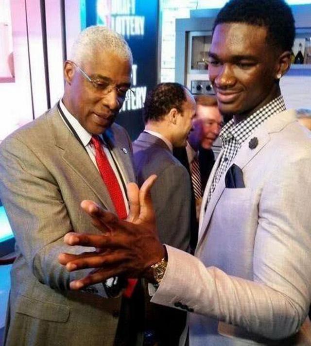 意媒：弗拉霍维奇在国家队中出现肌肉不适，但伤情不重（弗拉霍维奇在国家队感到肌肉不适，伤情无大碍）