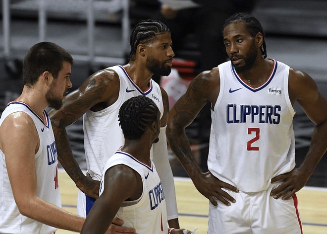 球星打入赛季第10球，状态稳步提升（球星收获赛季第10球，状态持续走高）