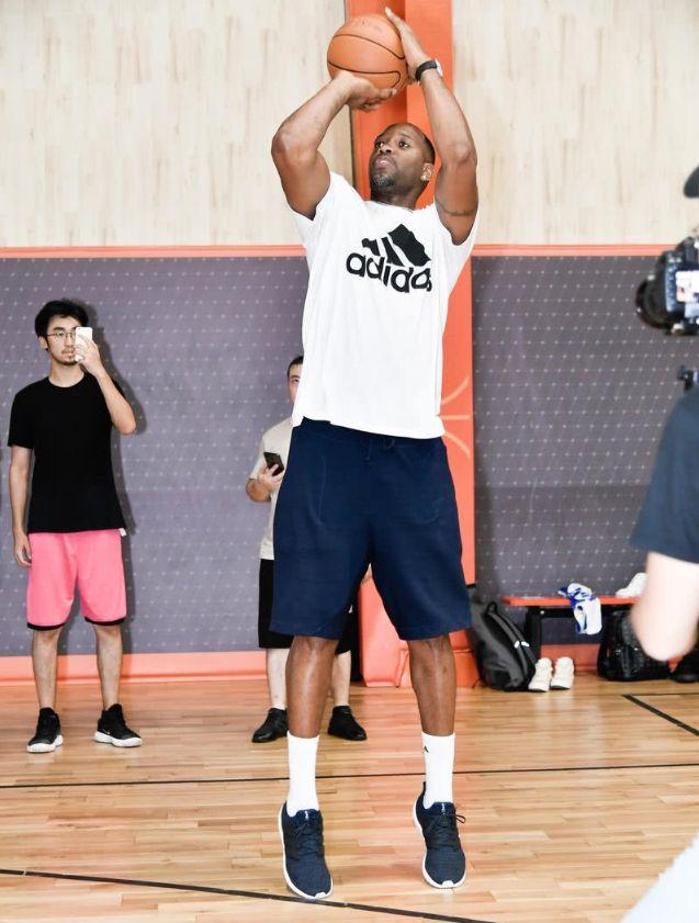 博主：国足选帅名单已上报，竞争主要在邵佳一和李国旭间展开（国足选帅候选名单已上报，邵佳一与李国旭成为主要竞争者）