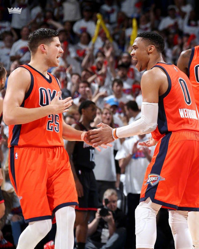 记者：中超收官战赛后，西海岸将为邵佳一举办告别仪式（据记者透露，中超末轮结束后，西海岸将为邵佳一举行告别仪式）