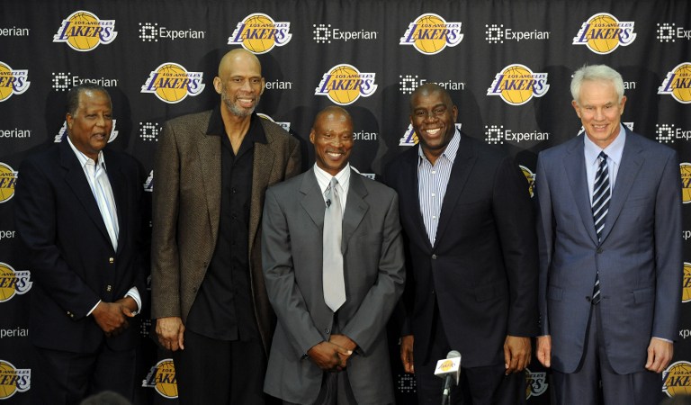 回应嘲讽，巴列卡诺主席：C罗梅西都没有抱怨过我们的更衣室（反击嘲讽！巴列卡诺主席：C罗、梅西从未抱怨我们的更衣室）