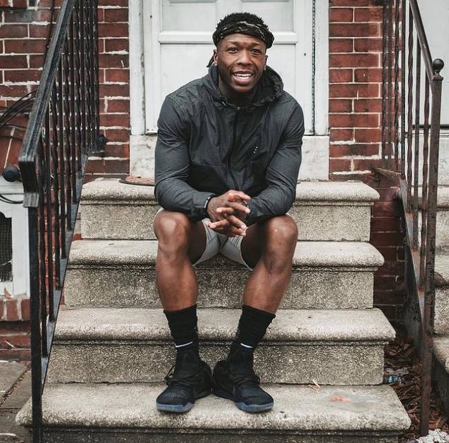 亚冠成都蓉城VS神户胜利船：周定洋坐镇 韦世豪+德尔加多领衔进攻（亚冠成都蓉城战神户胜利船：周定洋压阵，韦世豪搭档德尔加多领衔进攻）