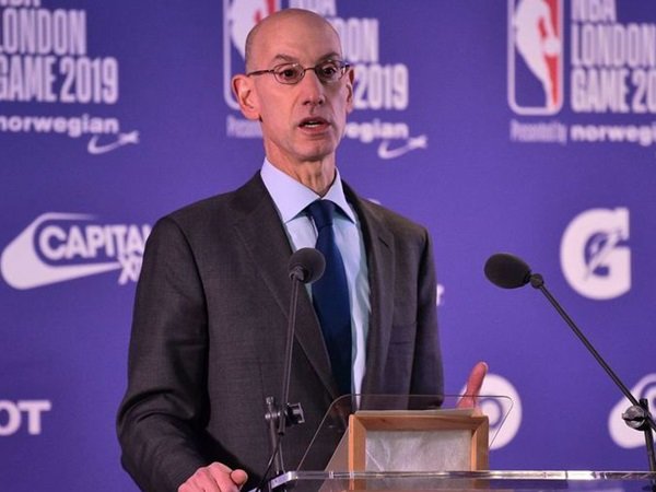 马德兴怒喷女足：主管领导给个解释，主帅不下课亚洲杯必惨败（马德兴痛批女足：相关领导须给出说明，若主帅留任亚洲杯恐惨败）