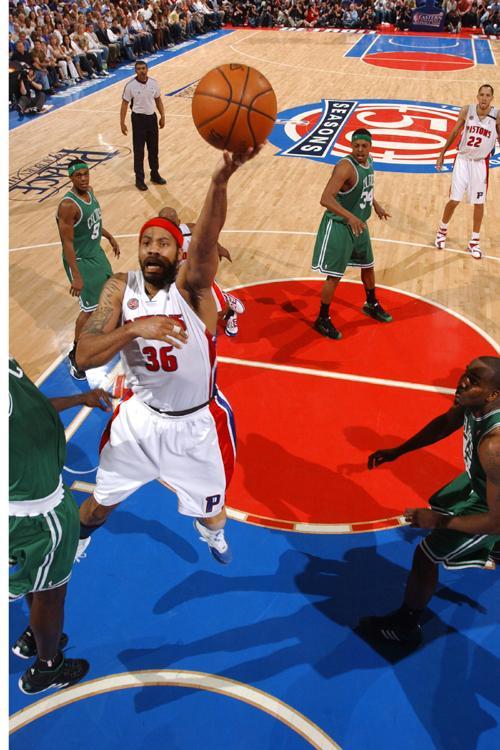 东体：特维斯在申花时训练都由自己决定，波耶特控制不了球队（东体：申花时期特维斯自定训练计划，波耶特难掌控球队）