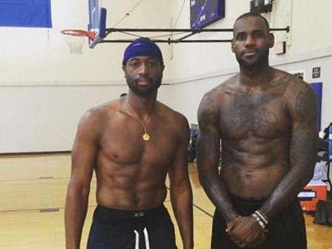 每体：对阵阿拉维斯，诺坎普的客队看台从南边换到了北边（每体：战阿拉维斯，诺坎普客队看台由南侧调整至北侧）