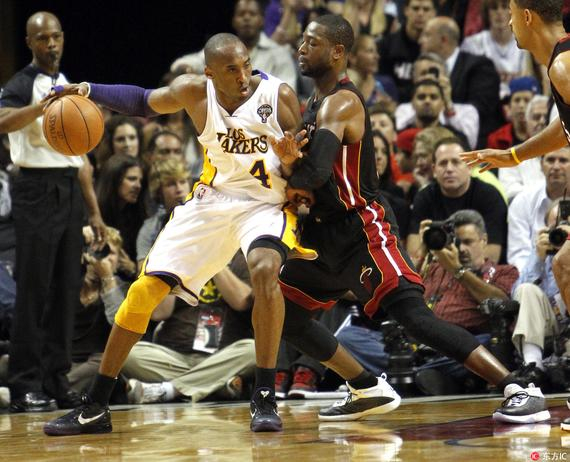 里贝里儿子赛义夫身穿阿尔及利亚球衣自拍，引起热议（里贝里之子赛义夫晒阿尔及利亚球衣自拍，引发热议）