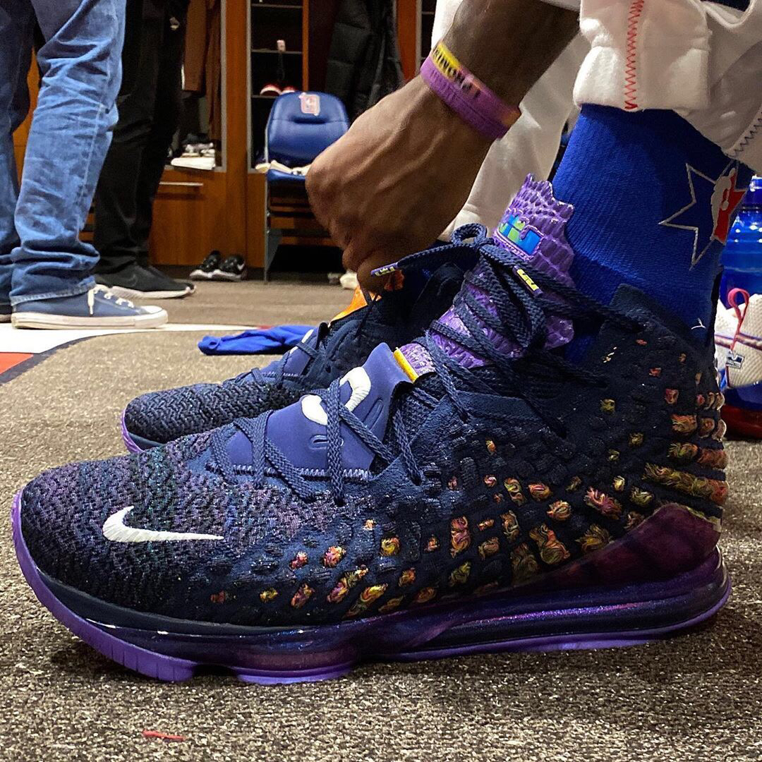 马德兴：U18国足11月将与吉尔吉斯斯坦U18进行两场内部热身赛（马德兴：U18国足11月约战吉尔吉斯斯坦U18，将进行两场封闭热身赛）