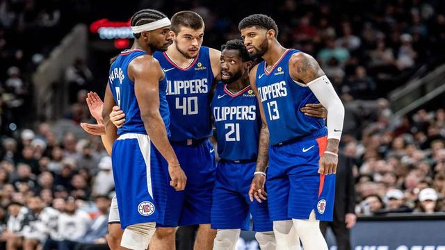 意媒：梅努是那不勒斯中场引援首选，备选方案包括弗拉泰西（意媒：那不勒斯中场补强锁定梅努，弗拉泰西列入备选）