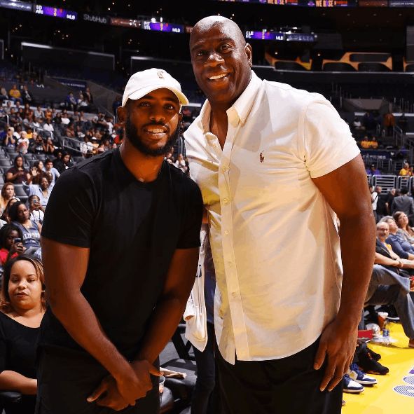 齐沃：老队员很好地接纳了年轻人；我们清楚弗拉泰西的重要性（齐沃：资深球员积极拥抱新生力量，我们深知弗拉泰西的价值）